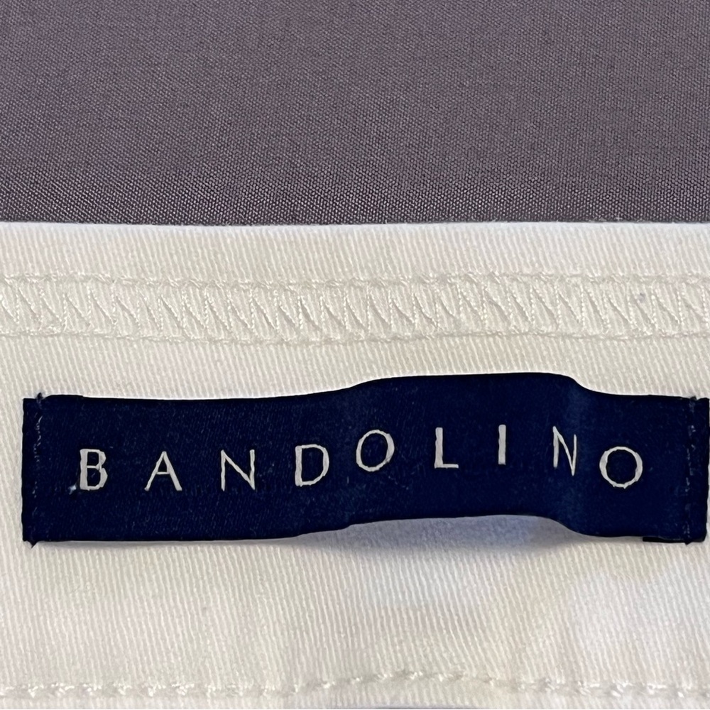 Bandolino Women’s White Pull-On Skimmer Pants - Picture 3 of 11